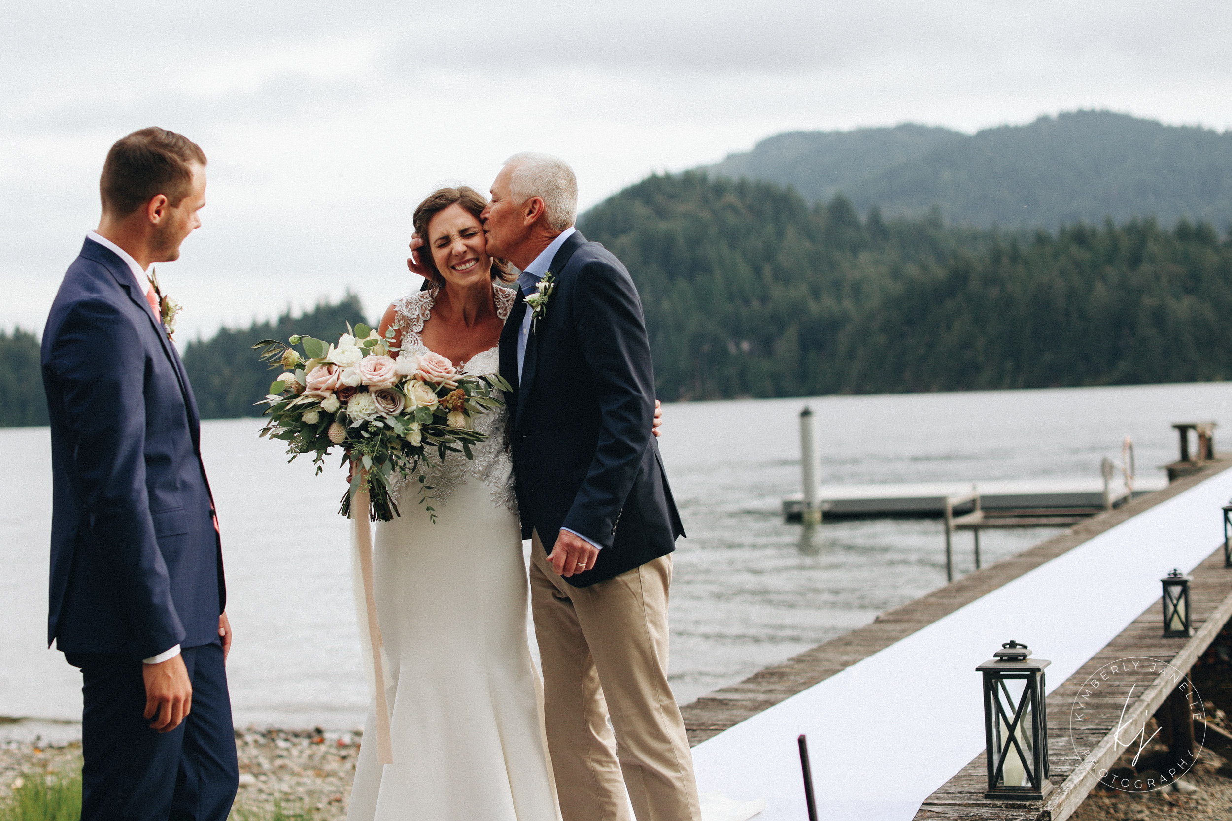 Bellingham WA Wedding Photographer | Lake Whatcom Wedding | BRINN Bellingham WA Wedding Photographer | Lake Whatcom Wedding | BRINN